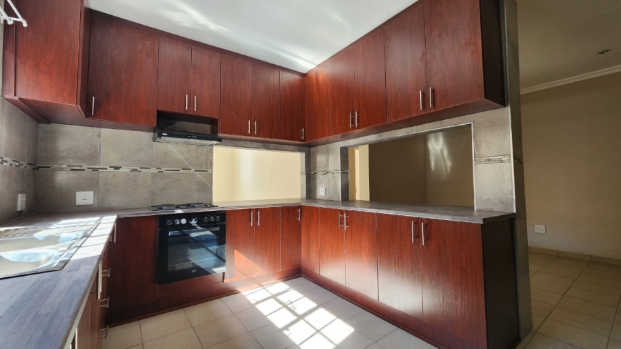 To Let 3 Bedroom Property for Rent in Flamwood North West